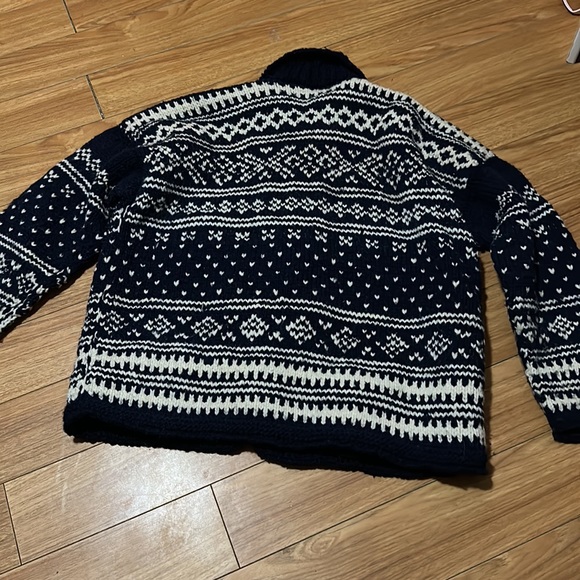Caravan Wool Sweater - Picture 7 of 8